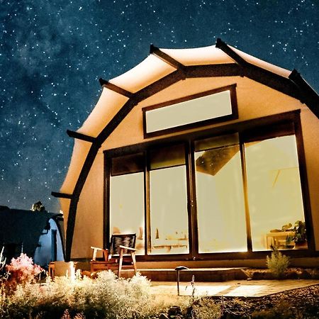 Backland Hotel Уилямс Екстериор снимка