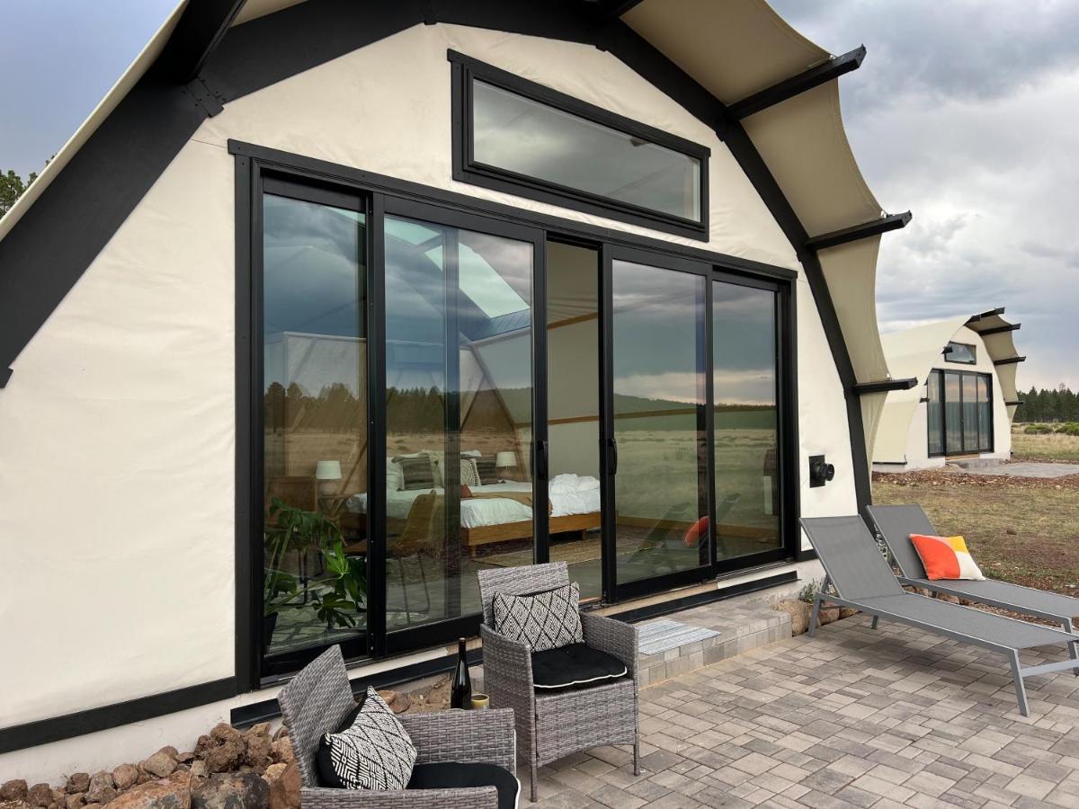 Backland Hotel Уилямс Екстериор снимка