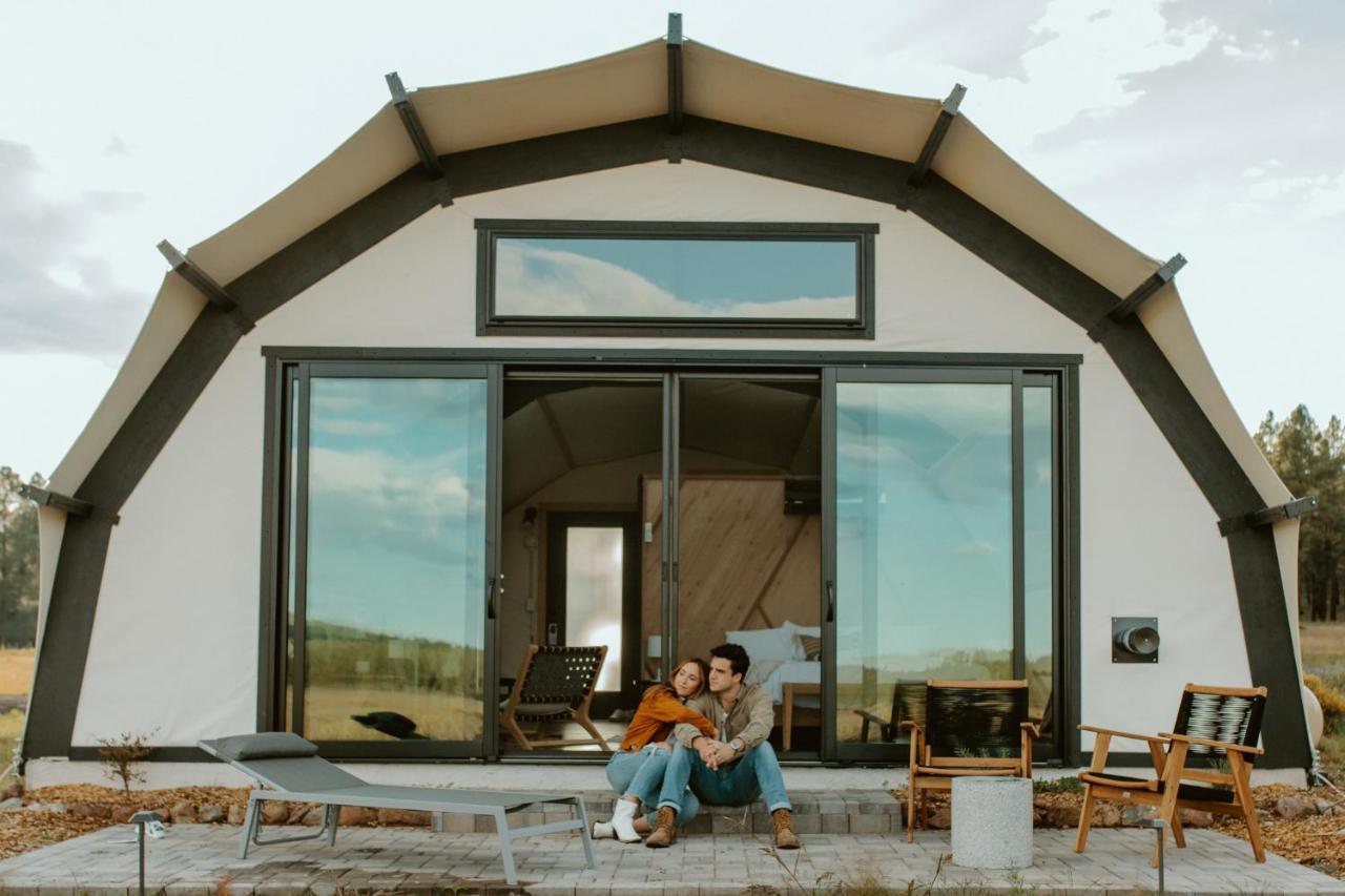 Backland Hotel Уилямс Екстериор снимка