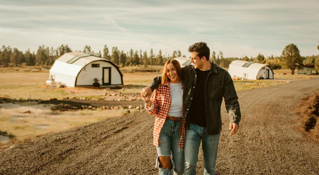 Backland Hotel Уилямс Екстериор снимка